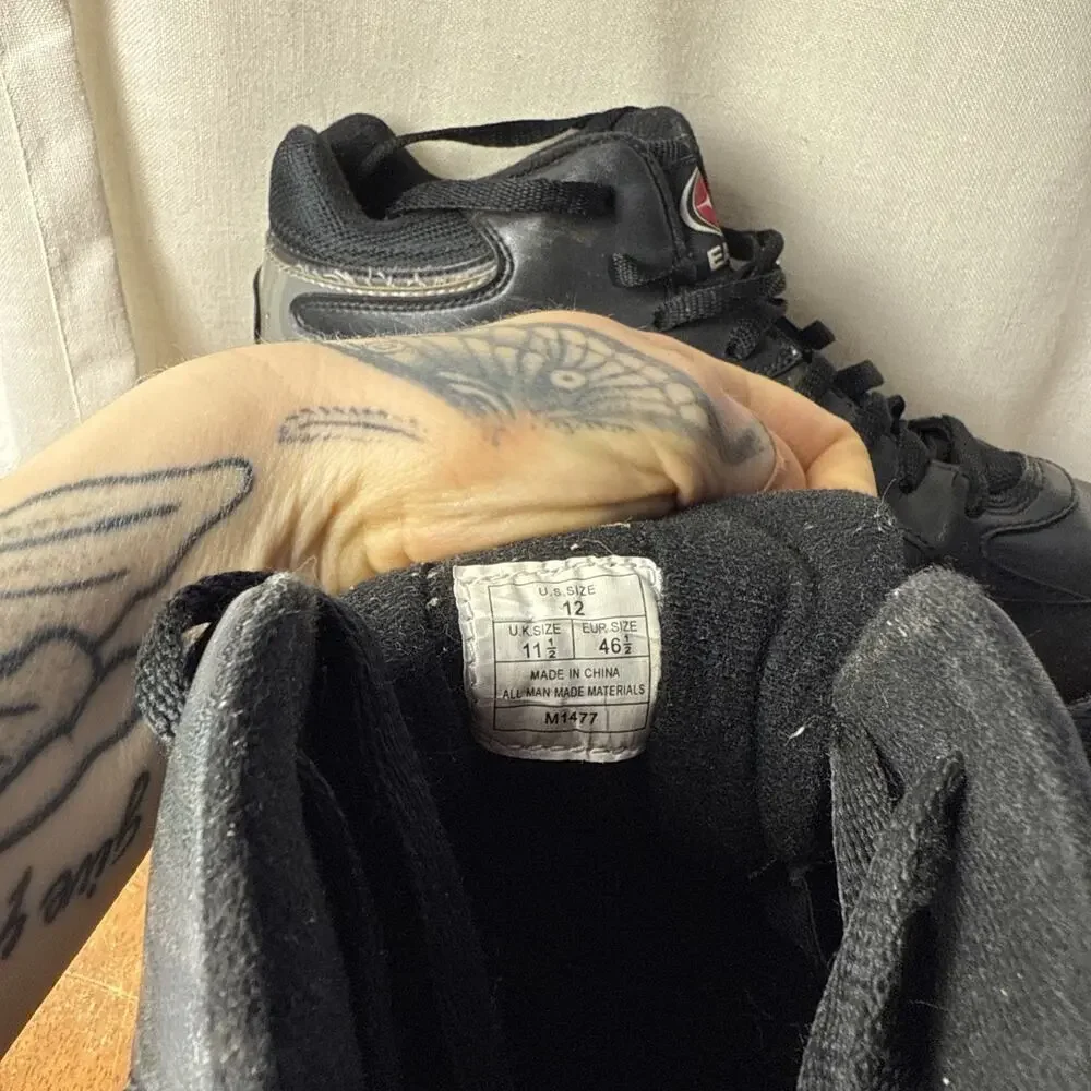 Size 12.5 Men’s Black Low Rubber Easton Launch Leather Baseball Cleats‎
